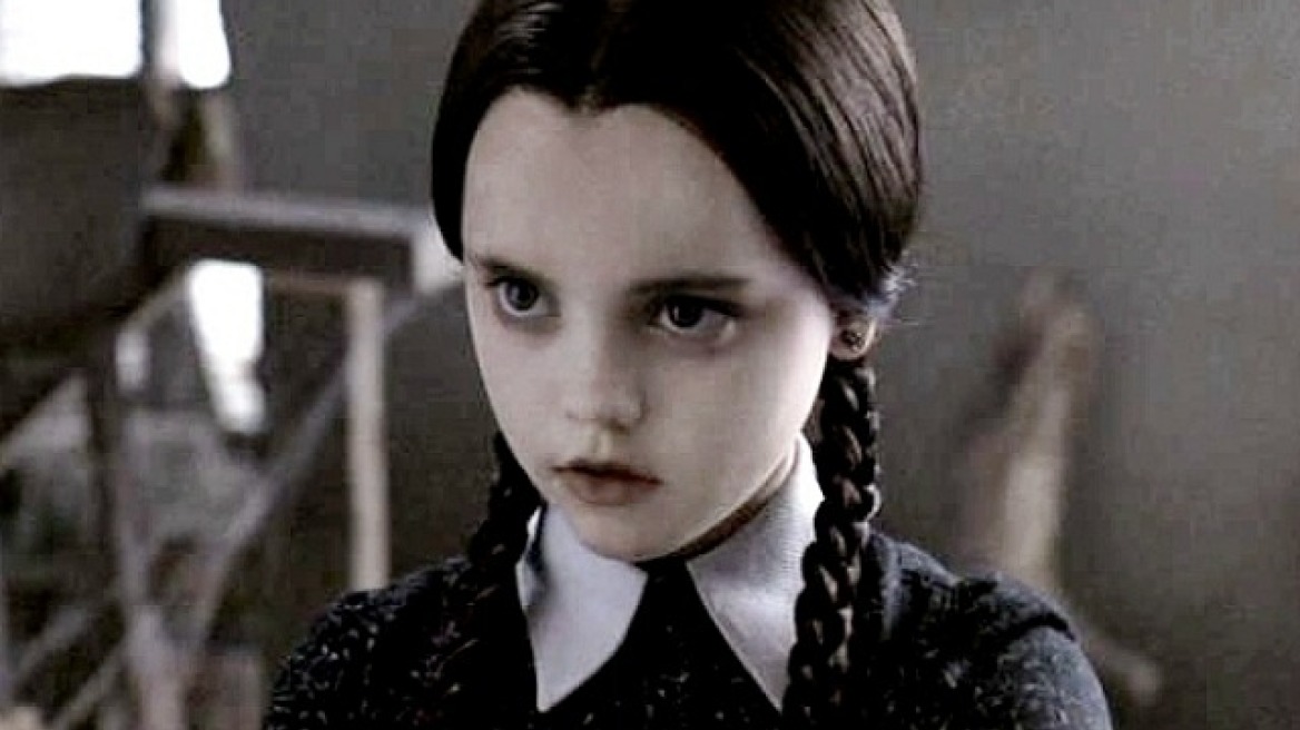 H νέα συλλογή Prada είναι εμπνευσμένη από τη Γουένσντεϊ Ανταμς 