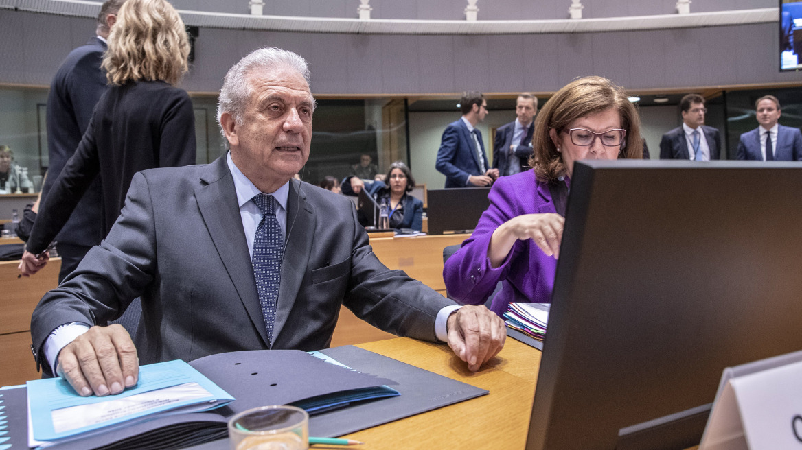 Αβραμόπουλος: Πρόκληση η αντιμετώπιση της ριζοσπαστικοποίησης στις κοινωνίες