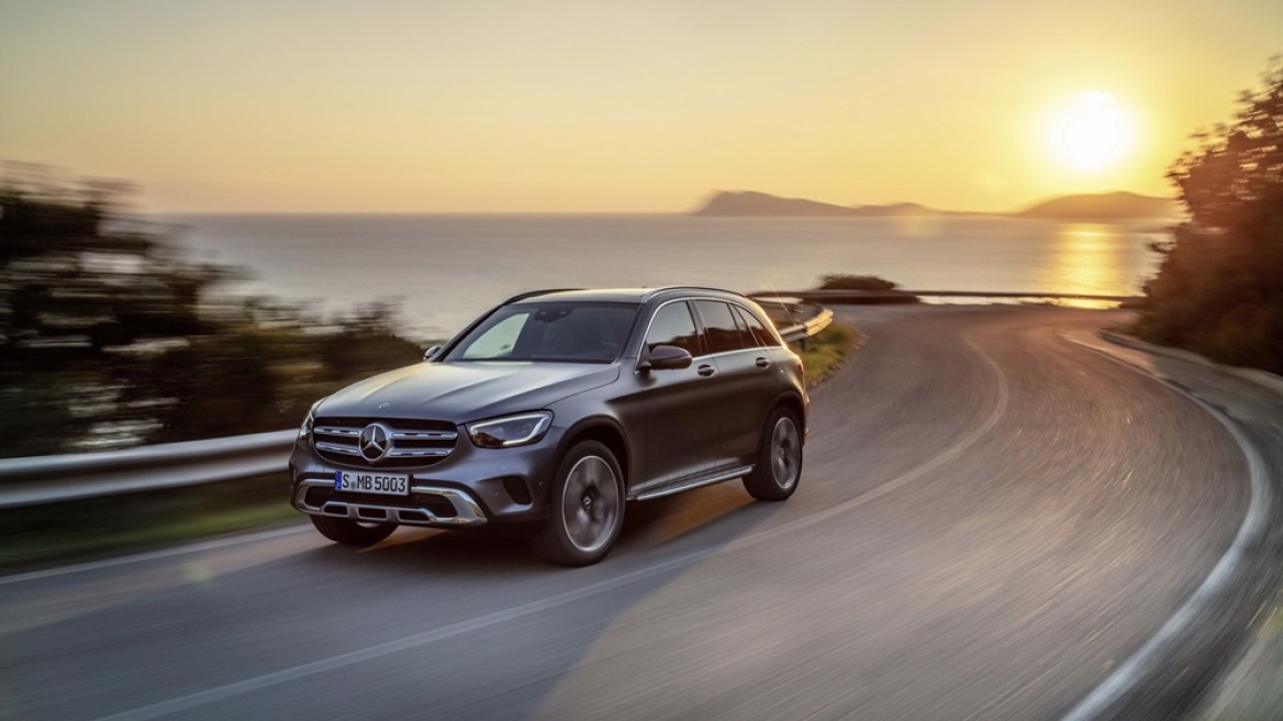 Η Mercedes ανανεώνει την GLC