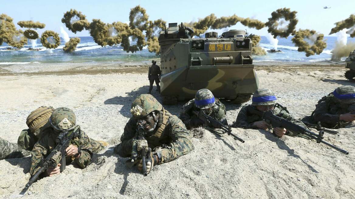 ΗΠΑ και Νότια Κορέα αναστέλλουν τα μεγάλα κοινά στρατιωτικά γυμνάσια