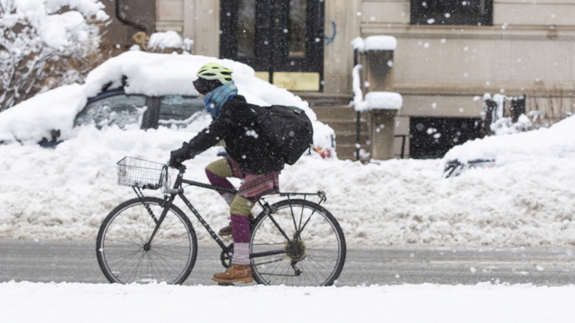 Σφοδρή χιονοθύελλα στις ΗΠΑ: Έκλεισαν σχολεία, ακυρώθηκαν χιλιάδες πτήσεις