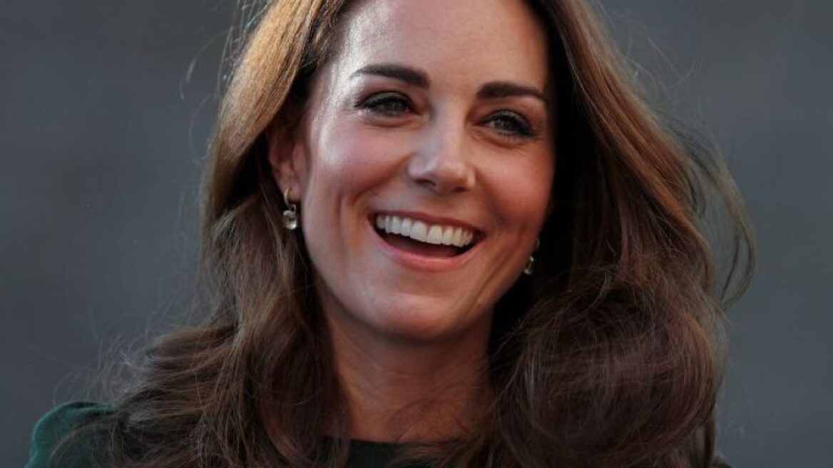 Η Κέιτ Μίντλετον παραδίδει μαθήματα στυλ στη βροχή με Sportmax