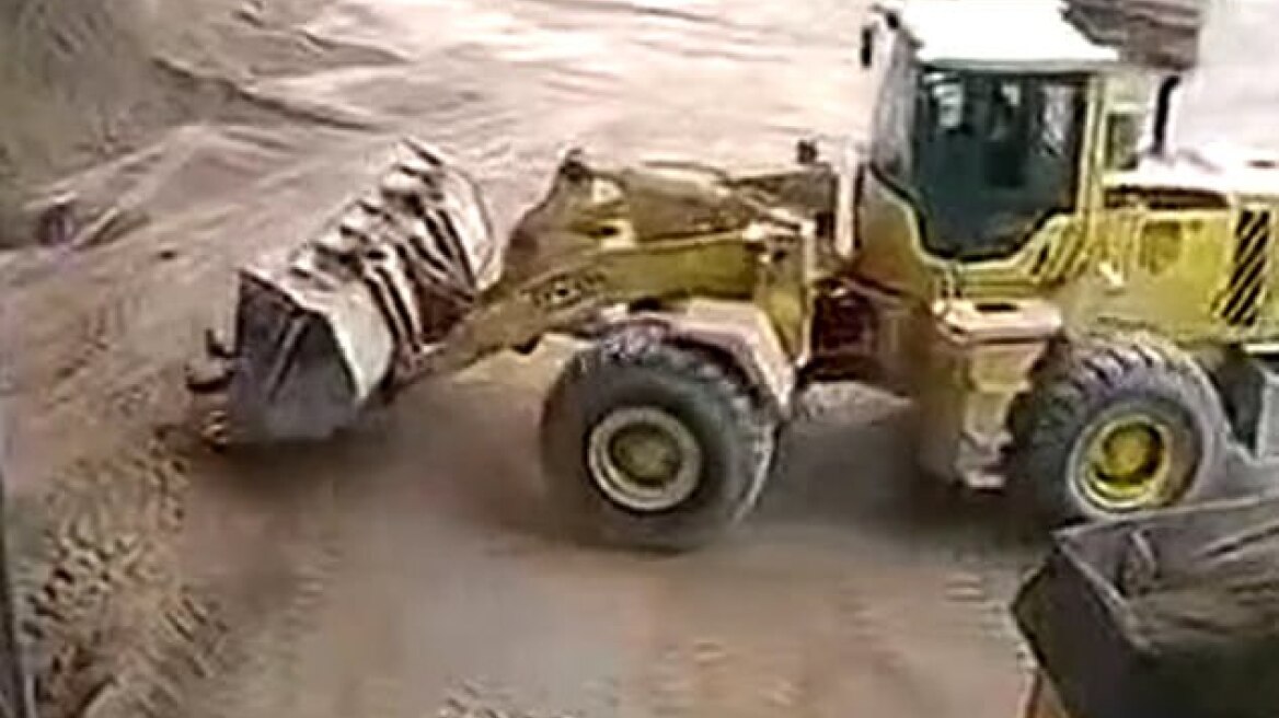 Φρικτός θάνατος για γυναίκα στην Κίνα: Δεν την είδε οδηγός εκσκαφέα και την έθαψε ζωντανή