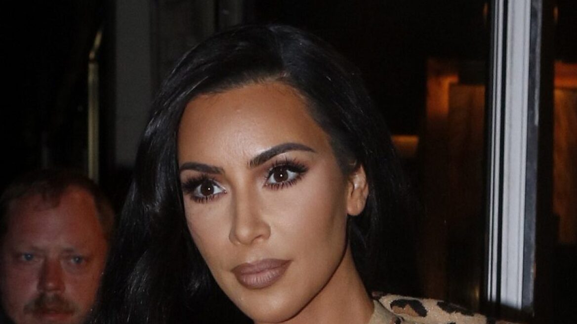 Η Κιμ Καρντάσιαν τρομοκράτησε το Παρίσι με total leopard αξίας10.000 δολαρίων 