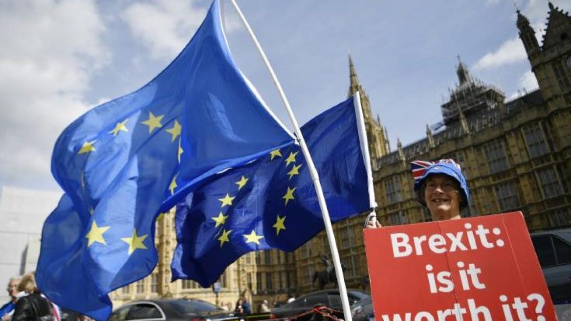 Rheinische Post: «H Kύπρος φοβάται ένα ''σκληρό'' Brexit»