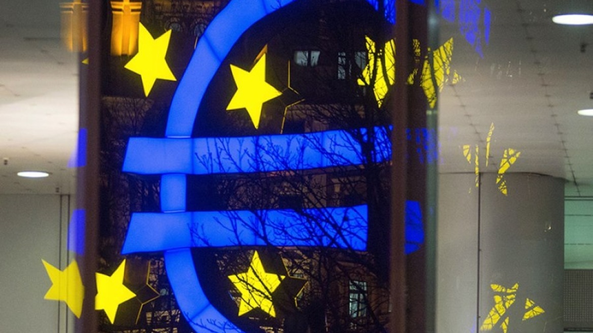 Βουτιά σε χρηματιστήρια και ευρώ μετά τις δυσοίωνες προβλέψεις της ΕΚΤ