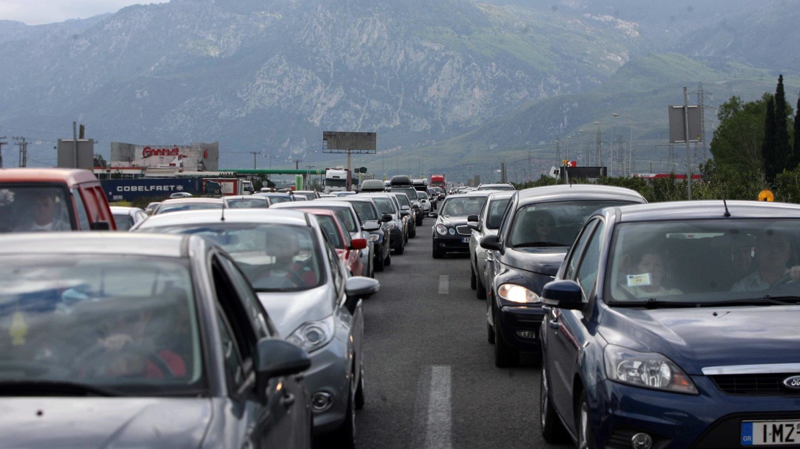 Διασταυρώσεις στοιχείων για τα ανασφάλιστα οχήματα ξεκινά η ΑΑΔΕ