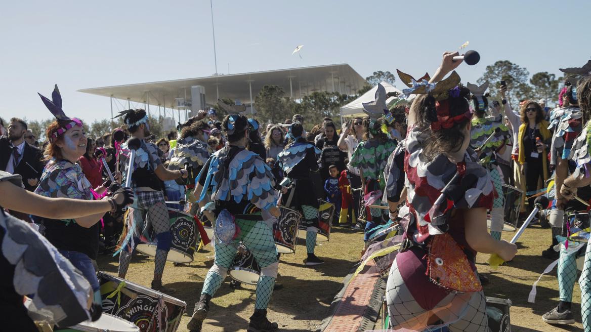Κορυφώνονται οι εκδηλώσεις του καρναβαλιού σε όλη τη χώρα