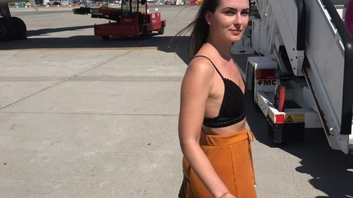 «Σκεπάσου ή κατέβα από το αεροπλάνο» είπε αεροπορική σε 21χρονη Βρετανίδα