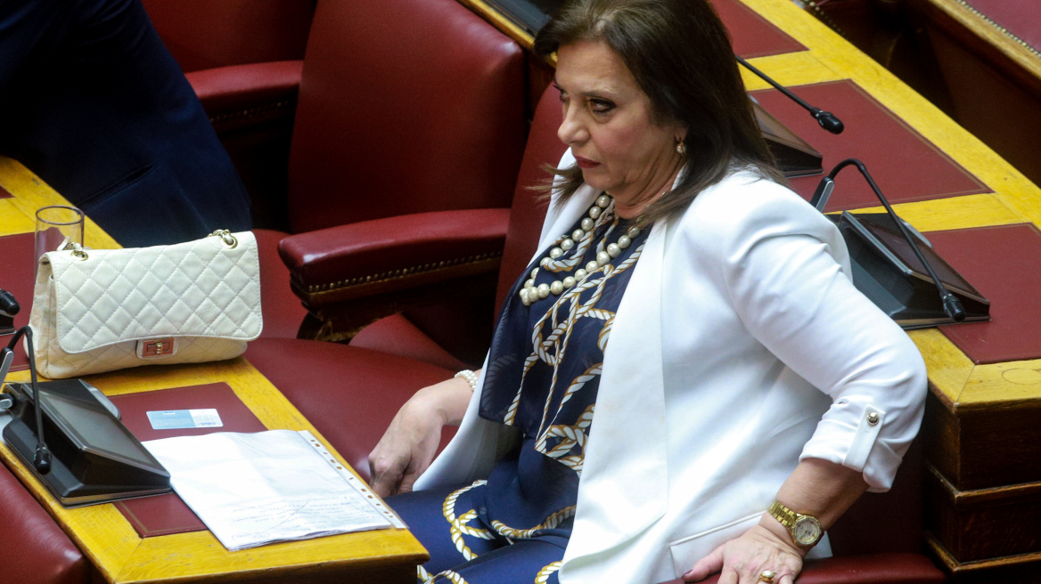 «Έκρηξη» Μεγαλοοικονόμου στο καφενείο της Βουλής: Θα τα μπουμπουνίσω όλα στη σημερινή ψηφοφορία