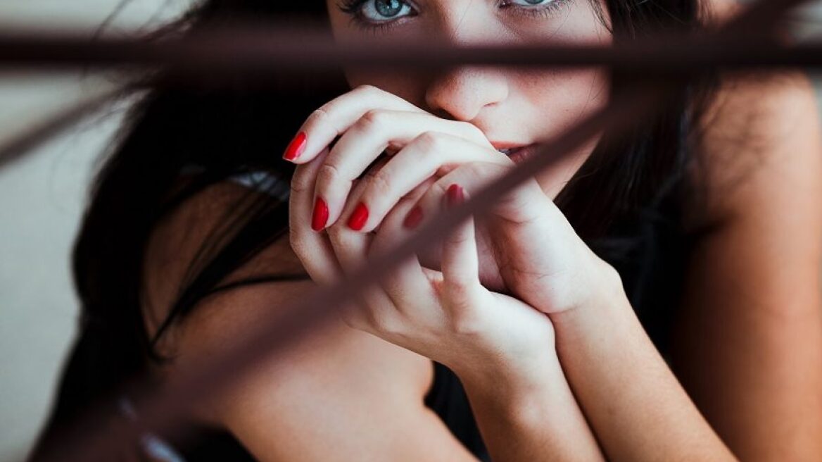 Tέλεια φρύδια σε 5 βήματα! 