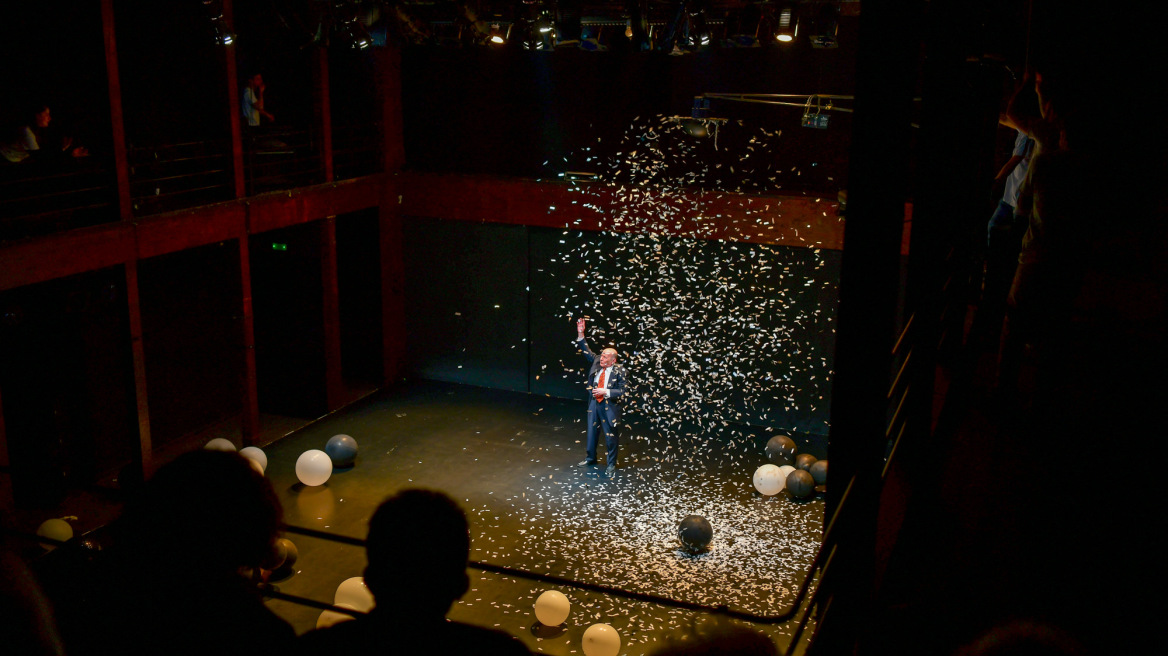 Θέατρο και πολιτική σε μία ανατρεπτική παράσταση