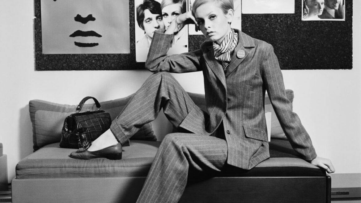 Η Twiggy στα 69 της βραβεύτηκε από τον Πρίγκιπα Κάρολο 