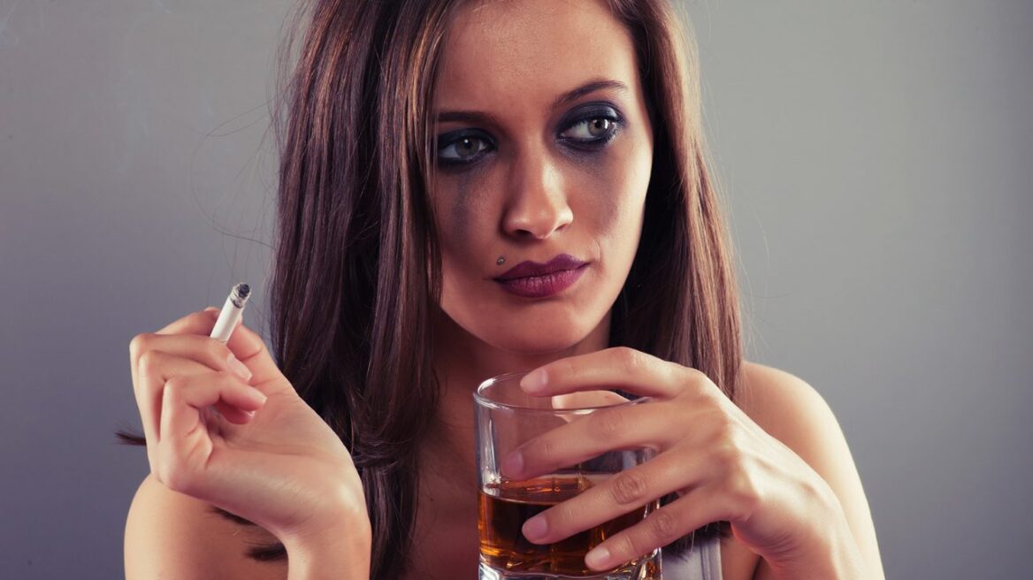 Τσιγάρο και αλκοόλ: Διπλή ζημιά για τον εγκέφαλο