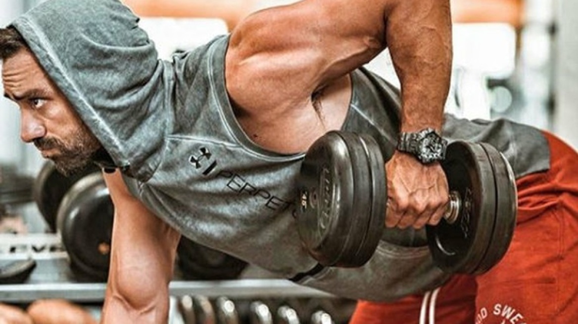 Οι φωτογραφίες του Σάκη Τανιμανίδη από το γυμναστήριο «έριξαν» το Instagram