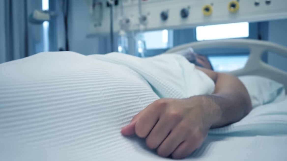 Πατρινός τραγουδιστής στέλνει μήνυμα από την... εντατική!