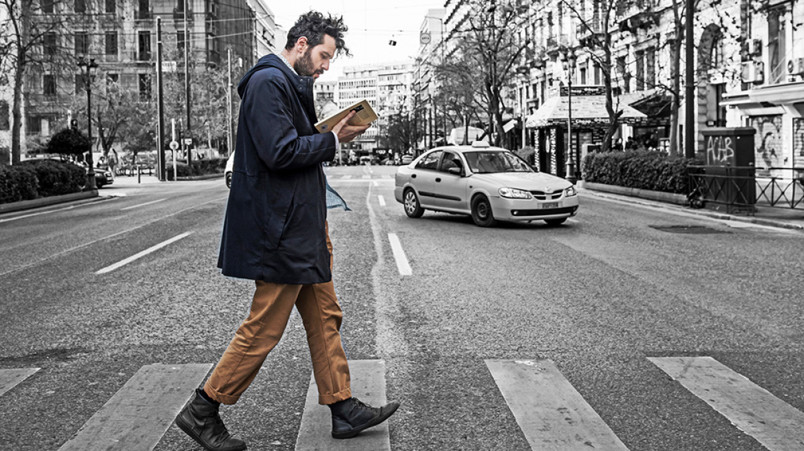 Selfies με κείμενα 3 συγγραφέων