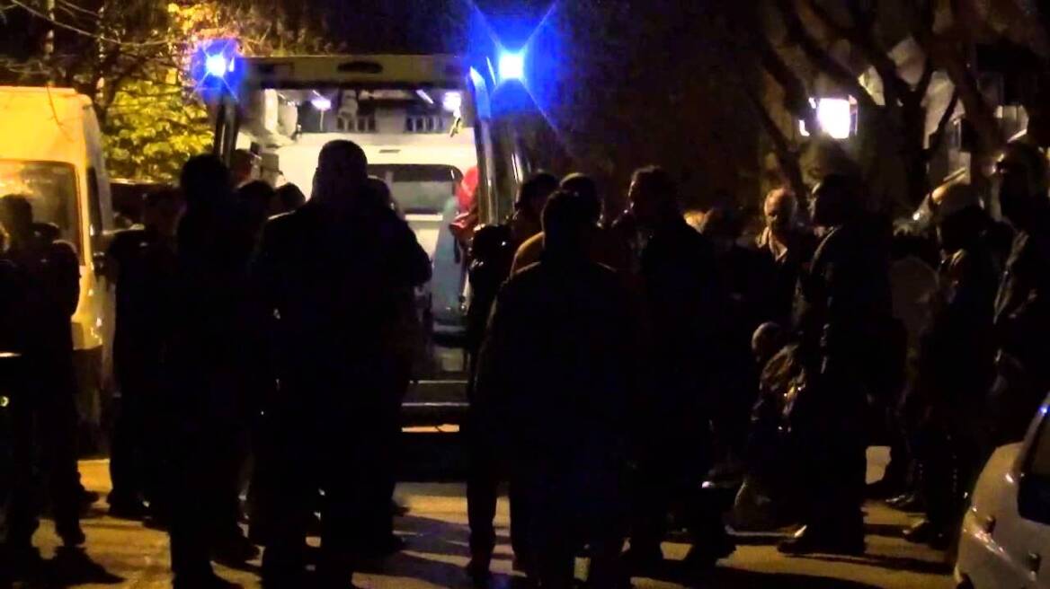 Άγριο ξύλο με καρέκλες και... πινακίδες στο Αγρίνιο - Τραυματίστηκε 43χρονος