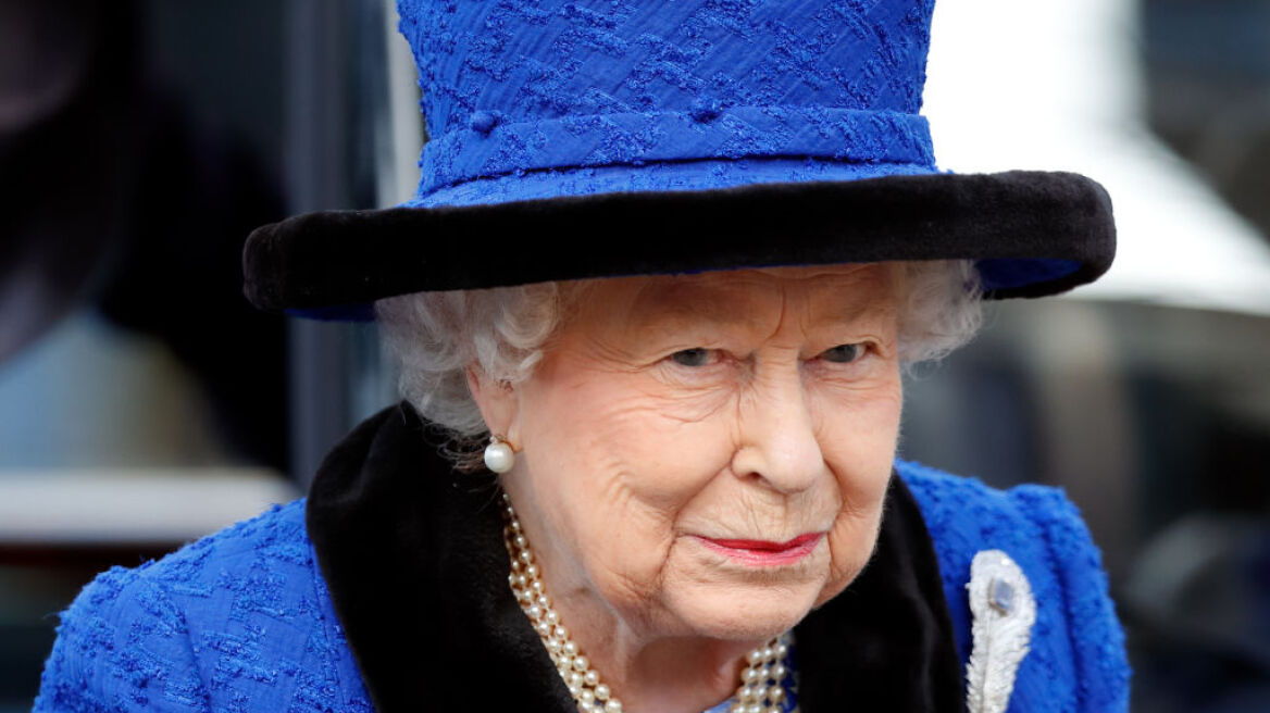 Τοο much info: Mάθαμε τι νούμερο σουτιέν φοράει η Βασίλισσα Ελισάβετ 