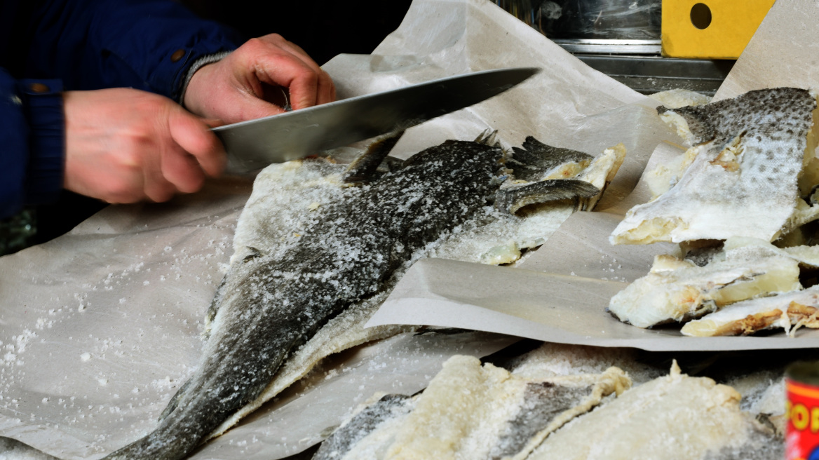 Ντούρος Μπακαλιάρος: Το «εθνικό» ψάρι με τη σκορδαλιά