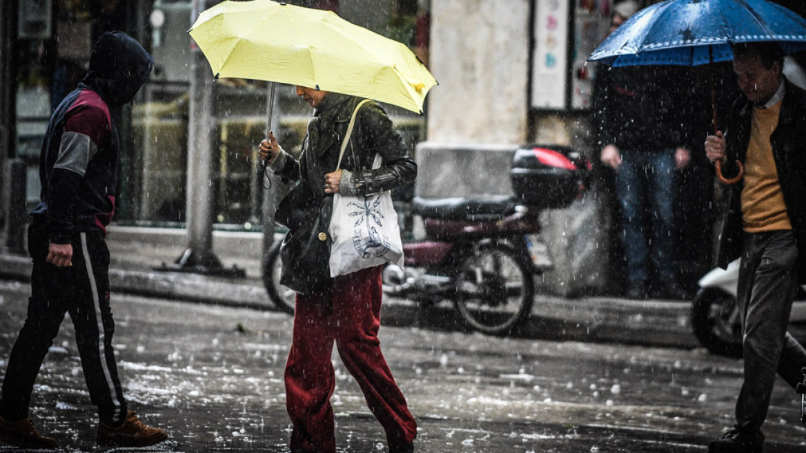 Καιρός: Νέα επιδείνωση από αύριο – Πτώση θερμοκρασίας, καταιγίδες και χιόνια στα ορεινά