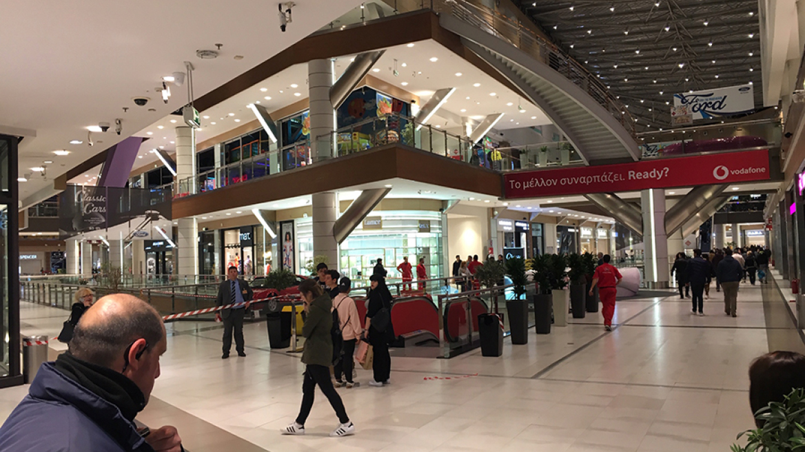 Γυναίκα αυτοκτόνησε πέφτοντας από τον τρίτο όροφο πολυκαταστήματος στο Μαρούσι