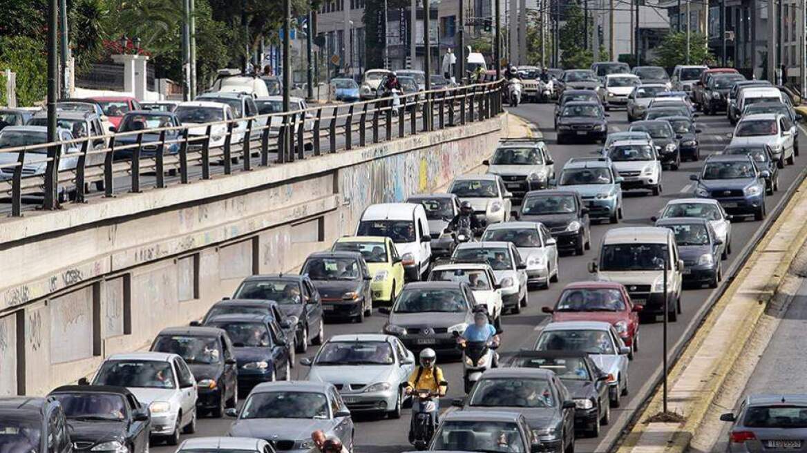 Κίνηση: Απίστευτο μποτιλιάρισμα στους δρόμους της Αθήνας