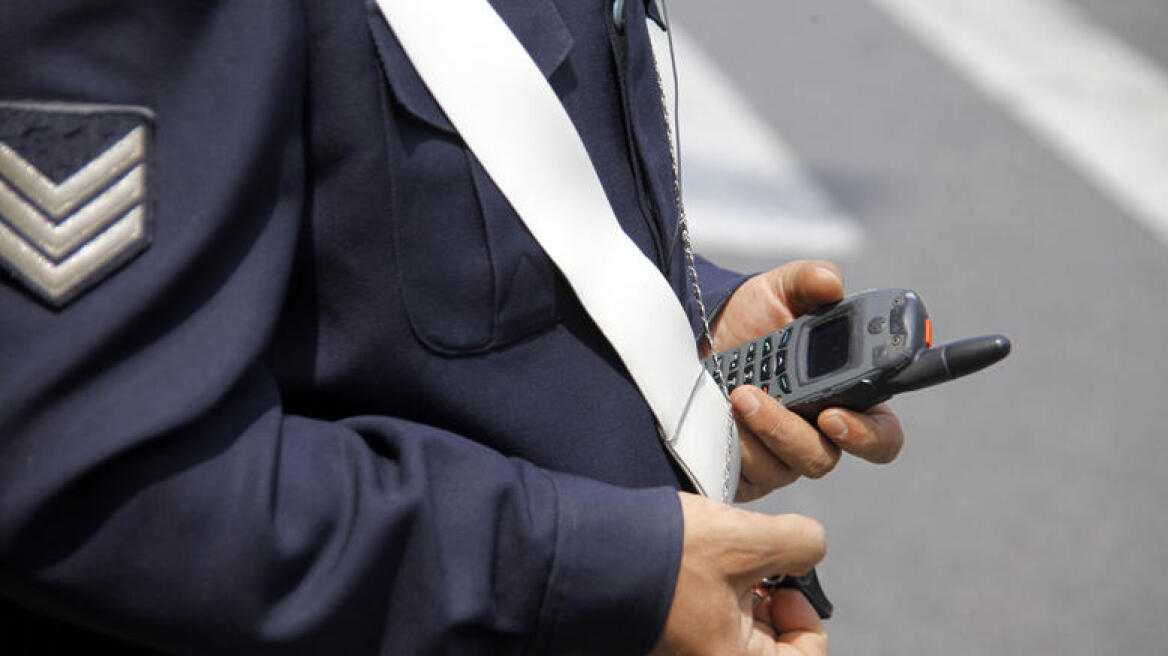 Λύση για τη δυσλειτουργία των ασυρμάτων αναζητά η αστυνομία