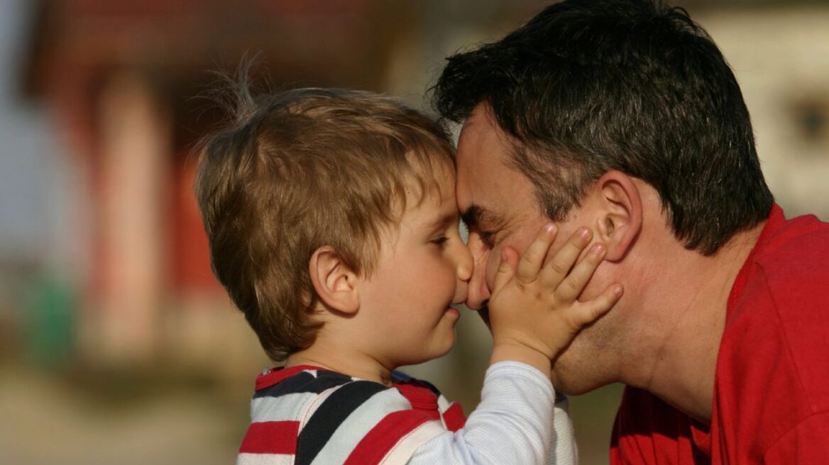 Ο τύπος της οικογένειας δεν επηρεάζει την ευτυχία του παιδιού