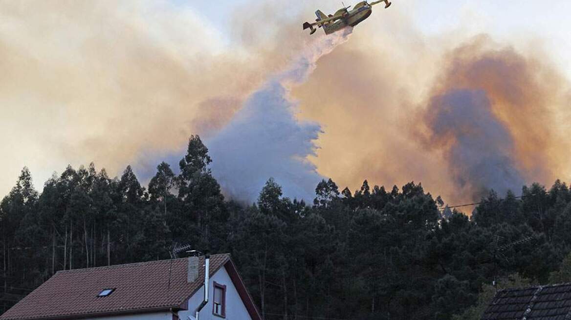 Ισπανία: Κατασβέστηκε η μεγάλη δασική πυρκαγιά στη Γαλικία 