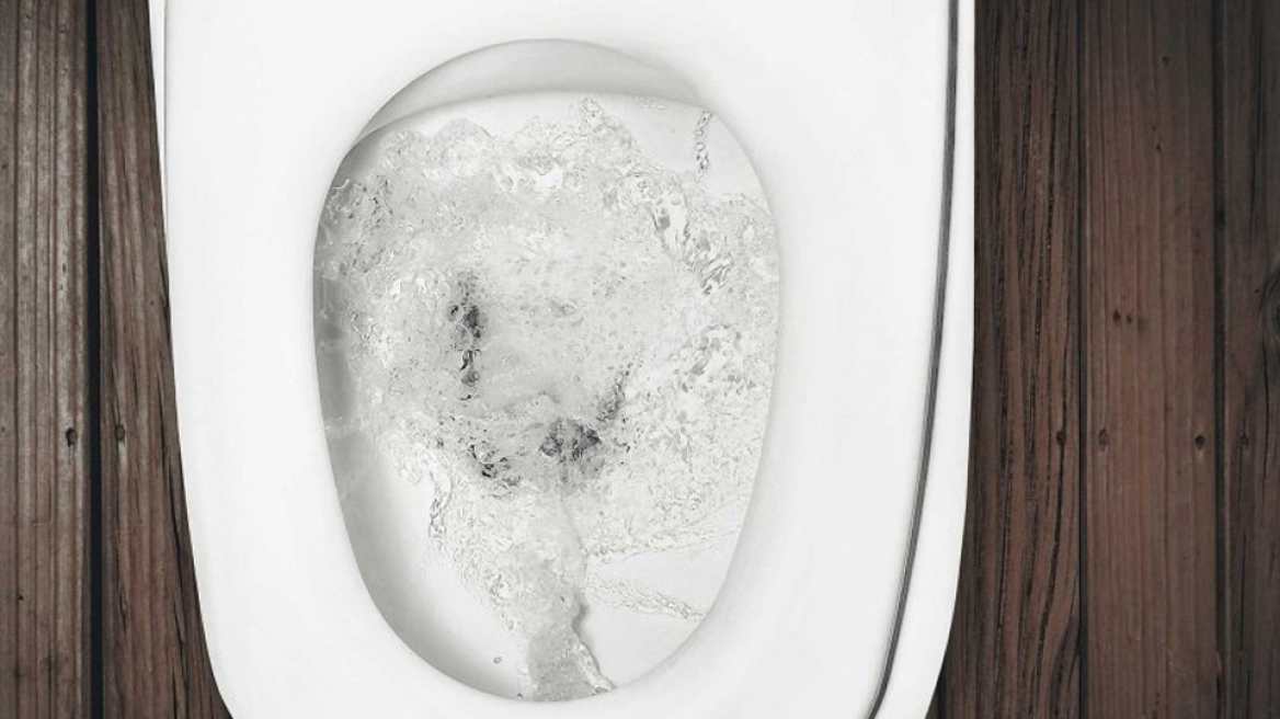 Γιατί πρέπει να κρατάτε το ένα μάτι σας κλειστό όταν ξυπνάτε για να πάτε τουαλέτα!