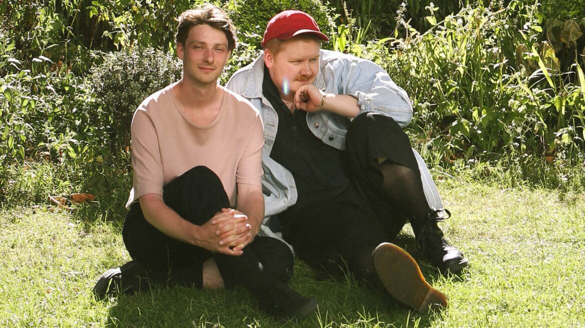 Σκοτώθηκαν σε τροχαίο τα μέλη της μπάντας Her's  