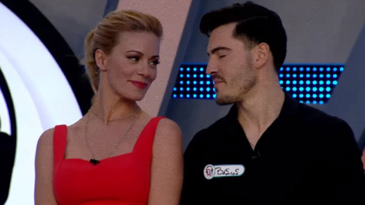 Ρουκ Ζουκ: Παίκτης - γύπας λιώνει δίπλα στη Ζέτα Μακρυπούλια 