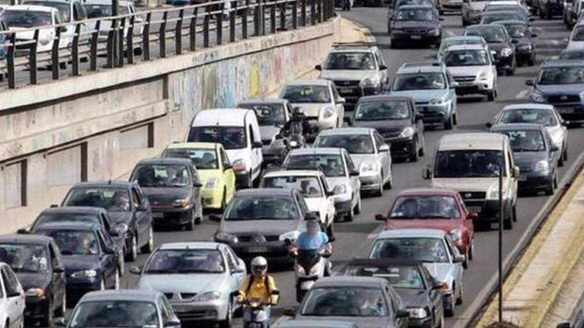 Γερασμένος στόλος και αυξημένοι ρύποι επιβαρύνουν δραματικά τις πόλεις της Ελλάδας