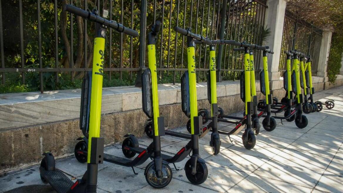 Παρίσι: Πρόστιμο σε όσους χρησιμοποιούν ηλεκτρικά πατίνια στα πεζοδρόμια