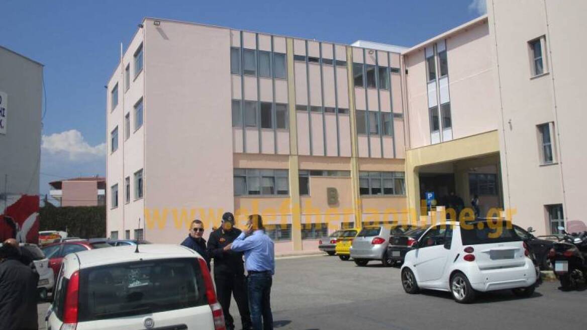 Συμβασιούχος του δήμου Καλαμάτας απειλούσε να πέσει από την ταράτσα του Δημαρχείου