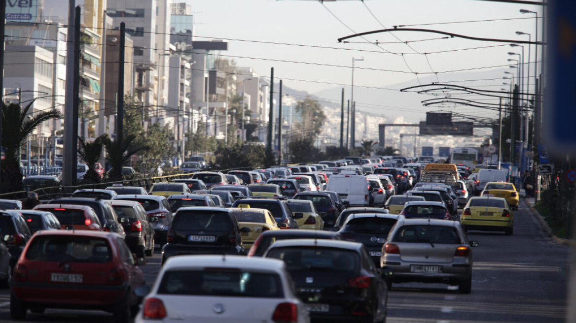 Κίνηση: Ομαλή η κυκλοφορία στους δρόμους της Αθήνας - Στο «κόκκινο» η κάθοδος της Κηφισίας 