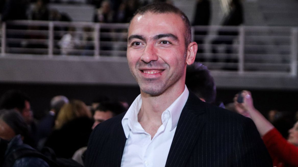 Αλέξανδρος Νικολαΐδης: Την... πάτησε από ένα ψεύτικο προφίλ του υπουργείου Ανάπτυξης