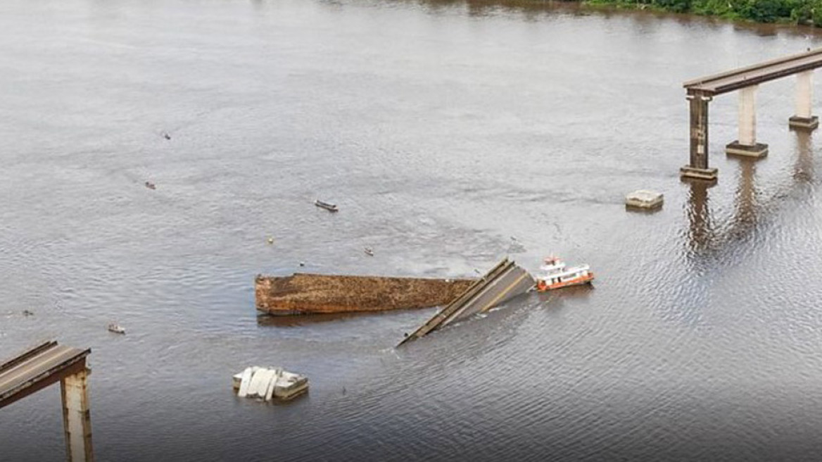 Βραζιλία: Πλοίο έπεσε πάνω σε γέφυρα - Δείτε βίντεο