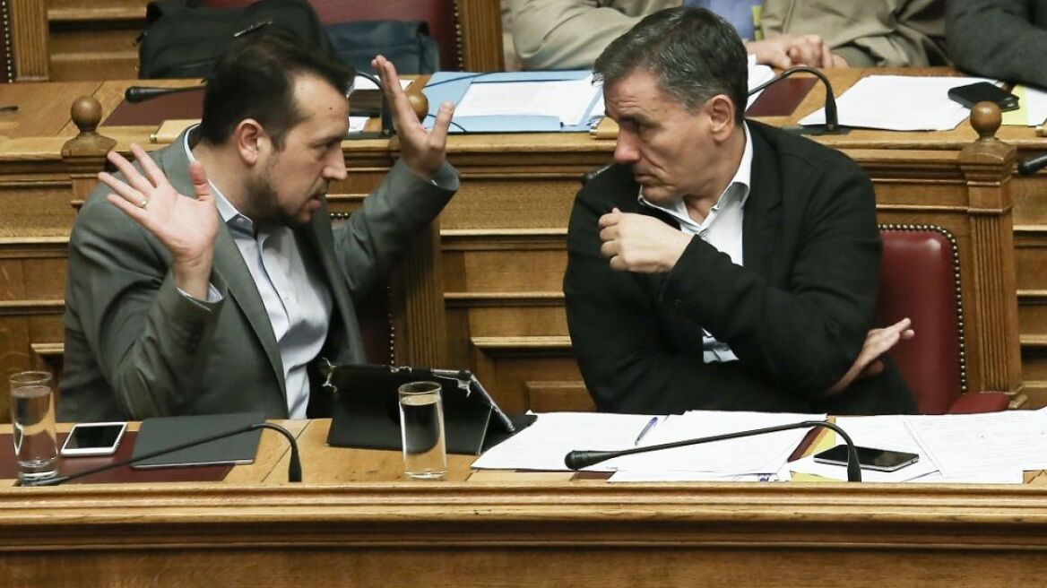 «Καρφί» Τσακαλώτου για Πετσίτη: Δεν τον ξέρω, αν τον δω σε παράταξη με άλλους, όπως στην αστυνομία, δεν θα τον αναγνωρίσω