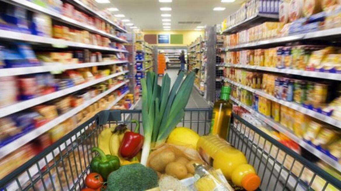 Εβρος: Επαναπροσλήφθηκε η υπάλληλος που είχε κόψει κασέρι και σαλάμι στην ίδια μηχανή