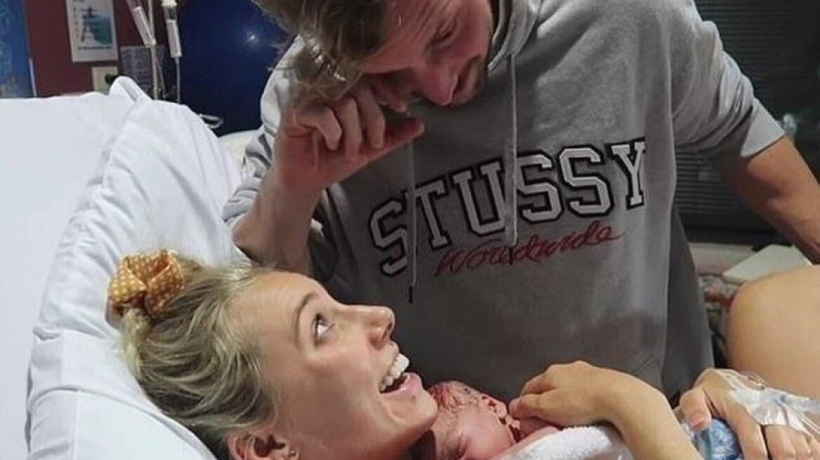 Ο πρώτος τοκετός σε live μετάδοση από το Youtube