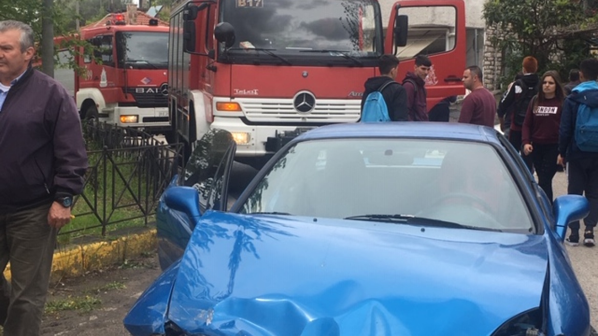 Σοβαρό τροχαίο στο Αγρίνιο: Αυτοκίνητο που οδηγούσε Ρομά παρέσυρε μαθήτριες γυμνασίου
