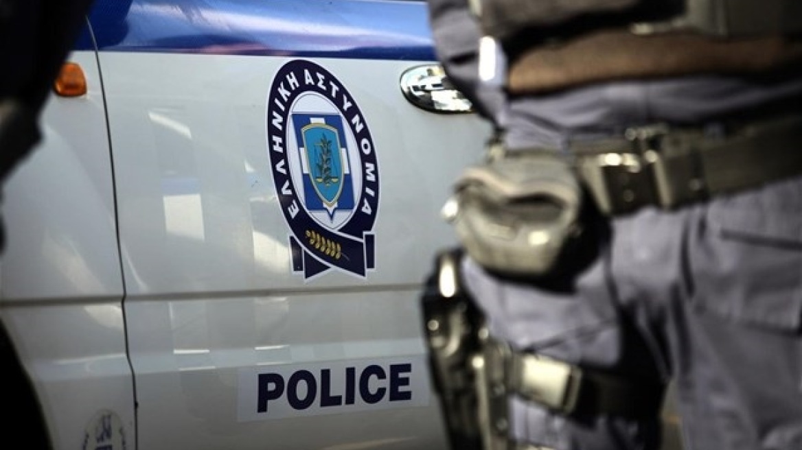 Αγρίνιο: Χρυσές λίρες και κοσμήματα αξίας άνω των 10.000 ευρώ έκλεψε 17χρονος