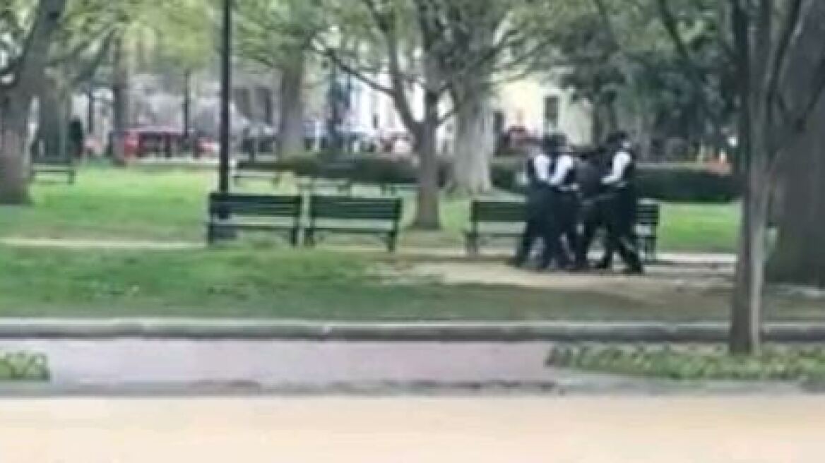 ΗΠΑ: Άντρας αυτοπυρπολήθηκε έξω από τον Λευκό Οίκο