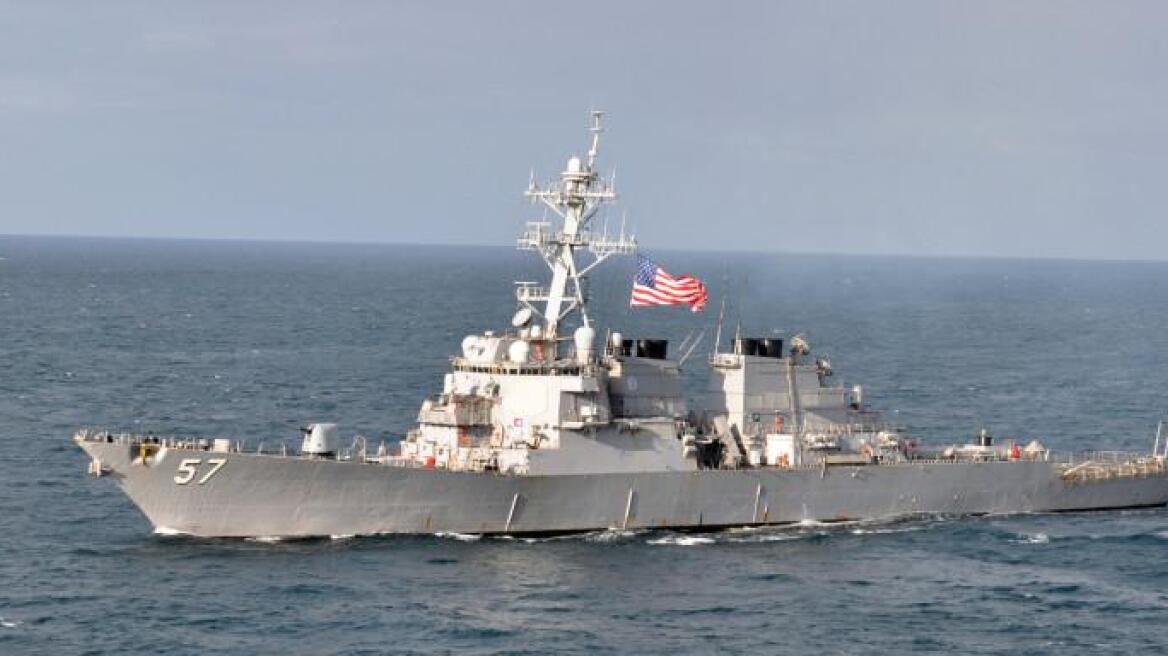 Πολεμικά πλοία στον Πειραιά: Η γαλλική φρεγάτα και το αμερικανικό αντιτορπιλικό