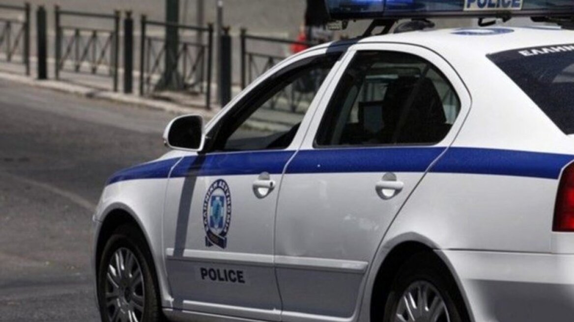 Λουτράκι: Προσπάθησε να ληστέψει ανήλικες και τον έπιασαν