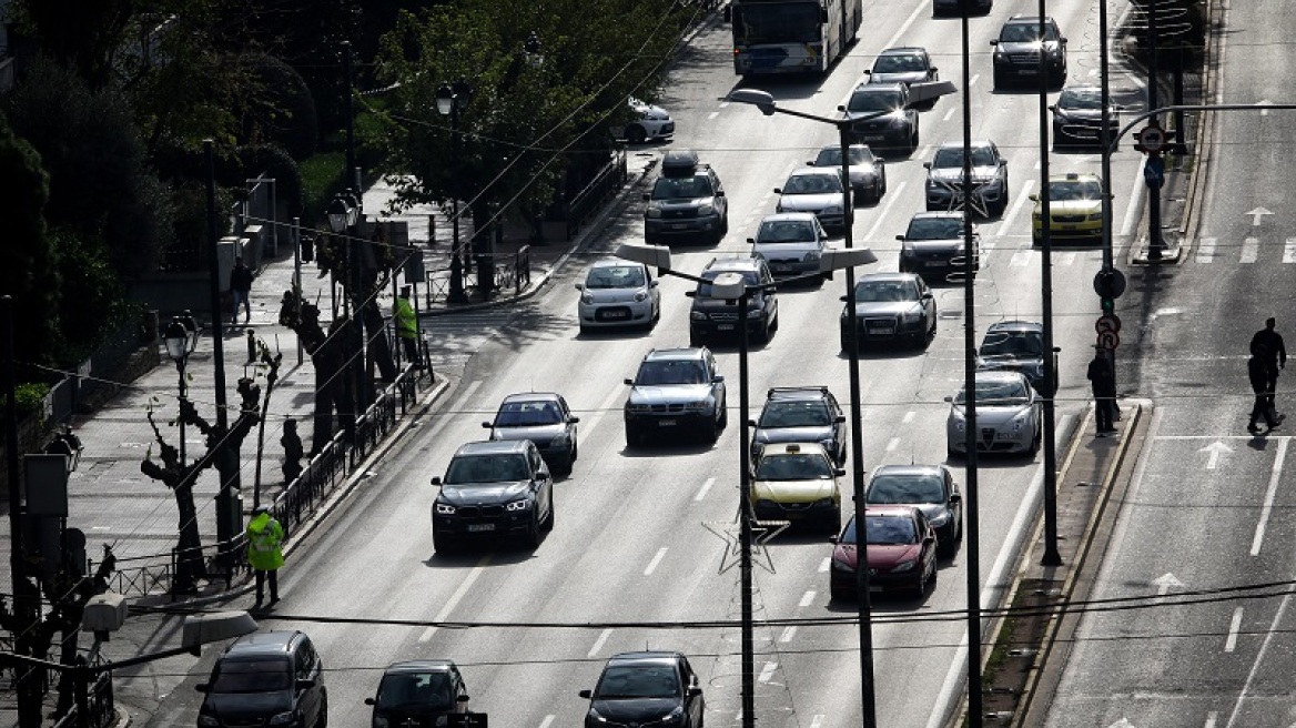 Τέλη κυκλοφορίας με το μήνα προβλέπει τροπολογία που κατατέθηκε στη Βουλή