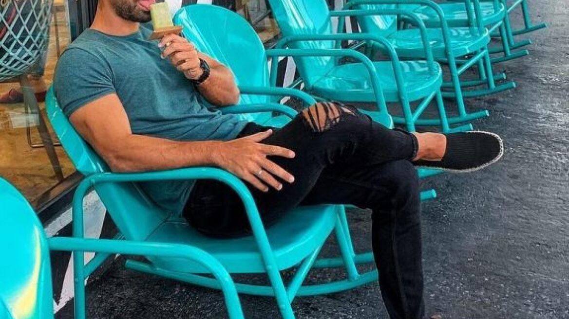 Ο Σάκης Τανιμανίδης έφαγε παγωτό Μπόμπα!