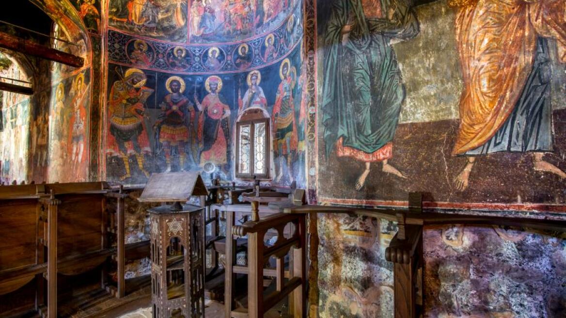 Φθιώτιδα: Χρυσοθήρες έσκαψαν μέχρι και στο ιερό ναού!